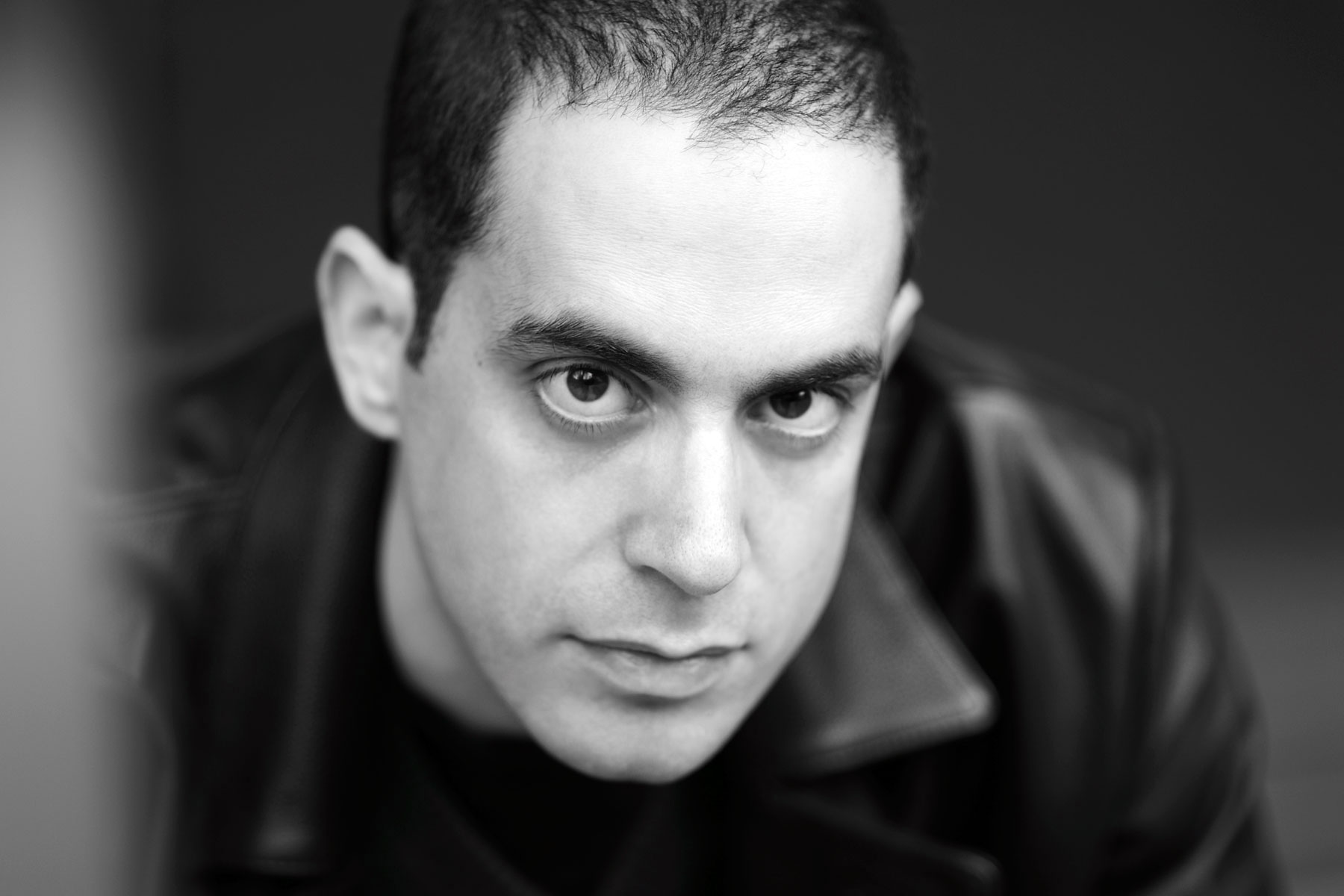 Portraits des Pianisten Amir Katz